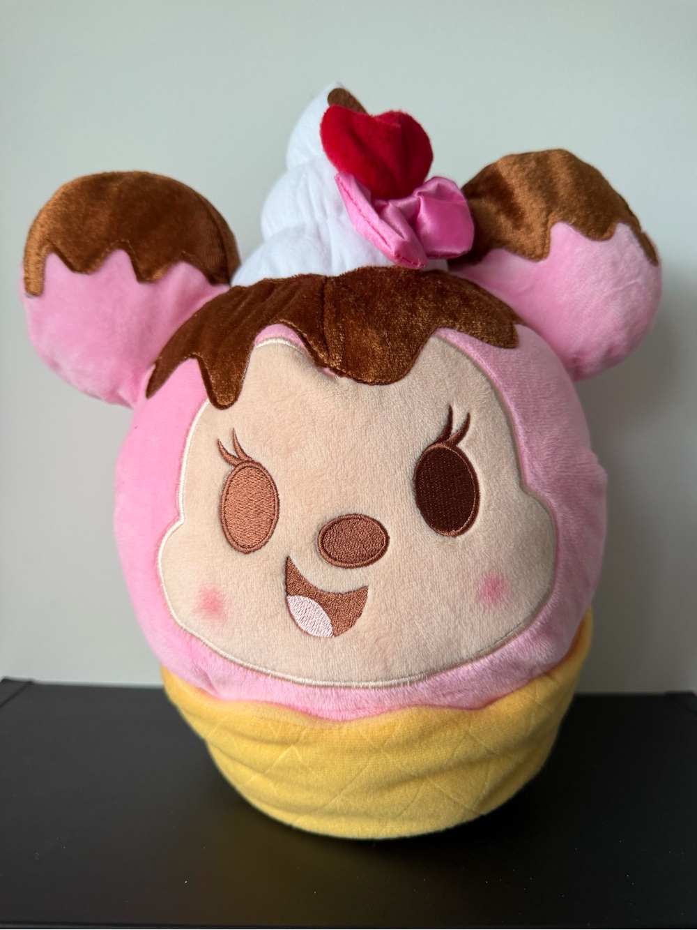 Disney Munchlings Minnie Mouse Strawberry Sundae Waffle Bowl Plush